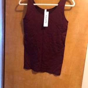 Yelete Reversible V or U neck seamless tank top.Plus size fits 1X,2X,3X Burgundy